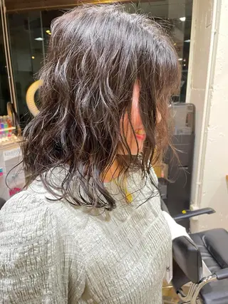 ミディアム パーマ レイヤー／似合わせ TAKUYAのヘアスタイル