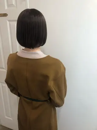 ショート カラー MIOベージュカラー 柔らかいカラーのヘアスタイル