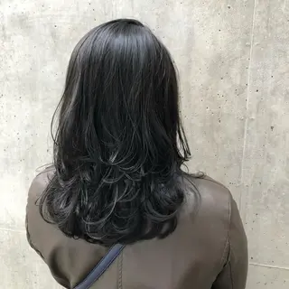 ミディアム カラー 暗髪とオリーブ🌿 渡辺拓人のヘアスタイル
