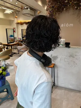 ショート パーマ 垢抜け小顔レイヤー オリーブ/スミレのヘアスタイル