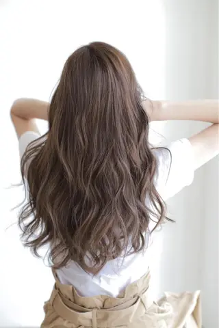 セミロング カラー デザインカラー✨🦄 透明感カラー✨ヒカルのヘアスタイル