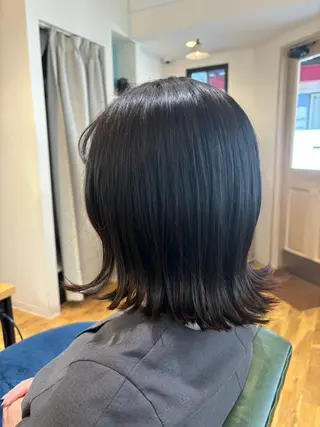 ミディアム 艶カラー🫧 推しカラー🧸楽歌のヘアスタイル