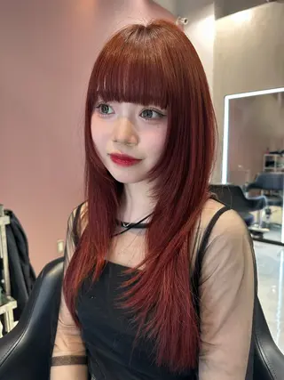 ロング カラー レイヤーカット 透明感カラーのヘアスタイル