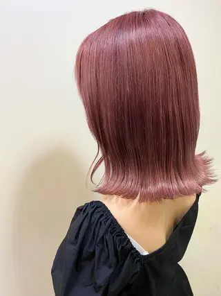 セミロング 透け感ベージュ ／ミハルのヘアスタイル