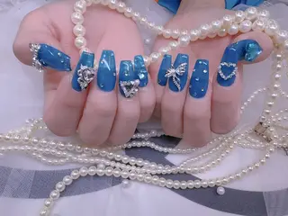 ネイル UMI ネイルサロン新宿🎀のネイルデザイン