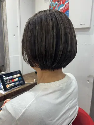 ショート カラー 駅チカ【ali'i】 アリイ花崎友美☘のヘアスタイル