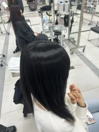 カラー 上岡 みゆうのヘアスタイル