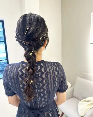 ロング ヘアアレンジ 荒木 ひろかのヘアスタイル