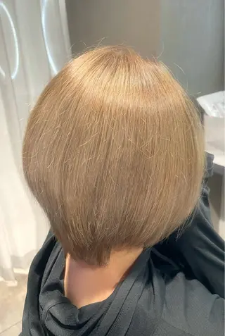 ショート カラー Li'a【リア】 ANNAのヘアスタイル