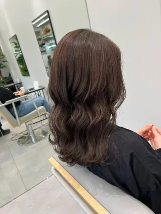 セミロング カラー 菅 樹希弥のヘアスタイル