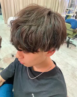 ショート パーマ メンズ 佐々木 雪菜のヘアスタイル