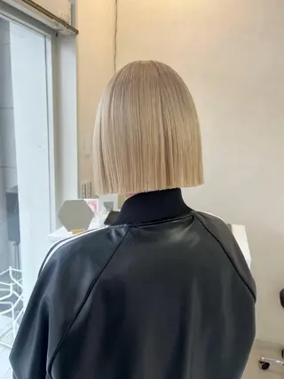 ショート カラー 長山 茉白のヘアスタイル