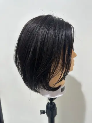 ミディアム レイヤー 艶々カラーのヘアスタイル