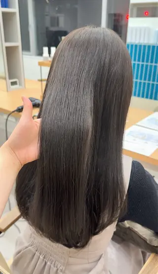 ロング MEGULI所属・新田 琴美/ レイヤー/透明感のヘアスタイル