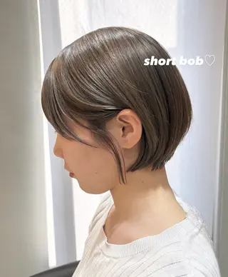 ショート オリーブベージュ/シ ョートボブたまき🧡のヘアスタイル