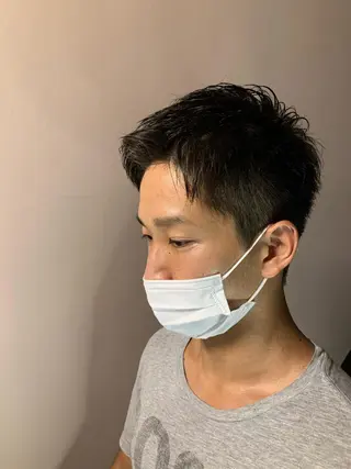 ショート メンズ ハイトーン特化 川井優汰のヘアスタイル