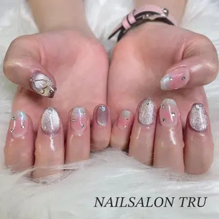 ネイル 𝐼𝑁𝑂𝑈𝐸 𝑀𝐼𝐴のネイルデザイン