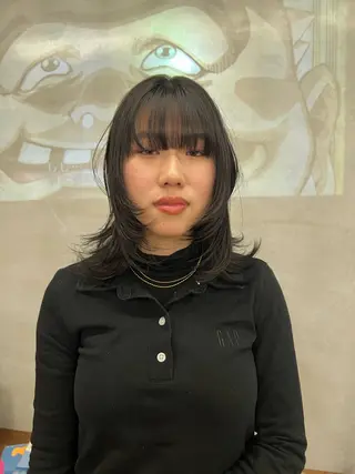 ミディアム サカモト ナオミのヘアスタイル