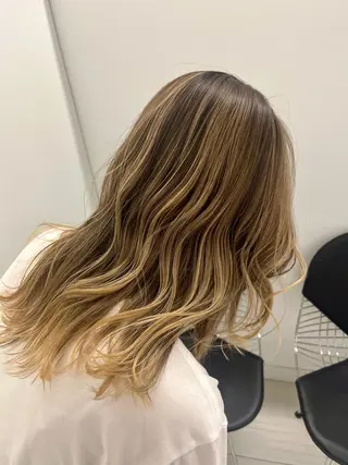 ミディアム カラー 池袋シャドールーツ /バレイヤージュ戸田のヘアスタイル