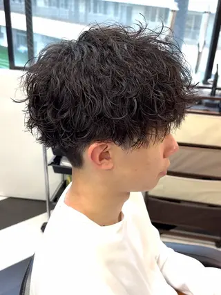 ショート カラー パーマ ヘアアレンジ メンズ 伊藤 陸のヘアスタイル
