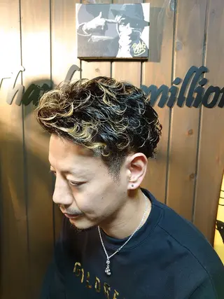パーマ 岡林 選のヘアスタイル