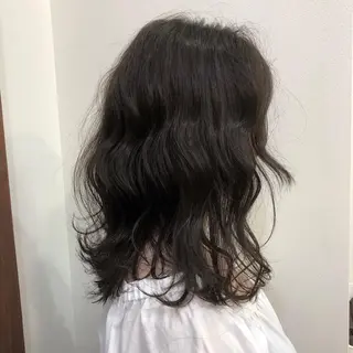 セミロング カラー 菅沢 奈生のヘアスタイル