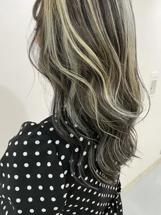 ロング カラー akane .のヘアスタイル