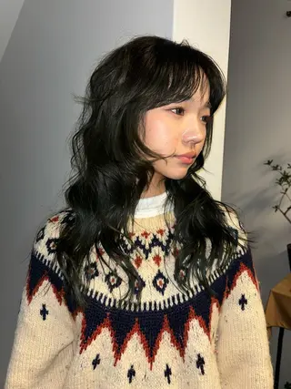 セミロング カラー ファッションに 溶け込むstyleのヘアスタイル