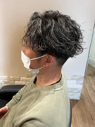 ショート カラー パーマ メンズ 大久保 隆蔵のヘアスタイル