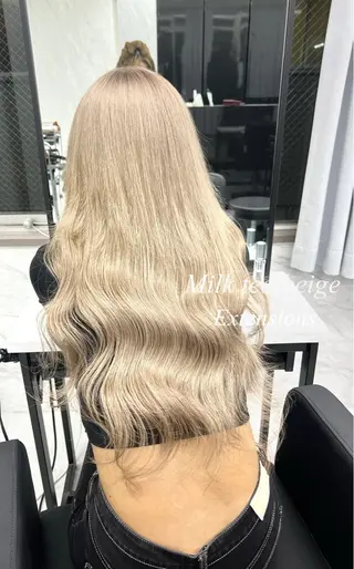 ロング カラー シールエクステ特化 ハイトーン、NANAのヘアスタイル