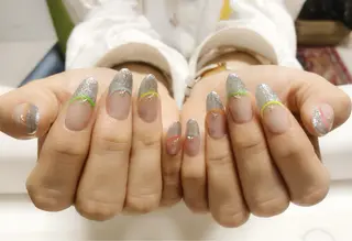 ネイル mano nella manoのネイルデザイン