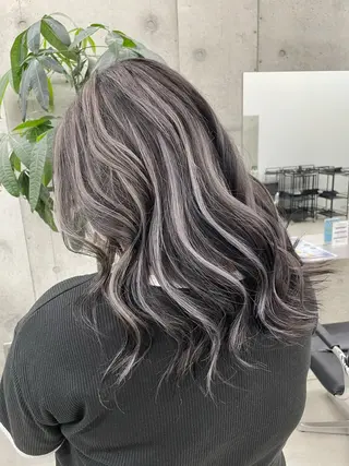 カラー BLEACHi /noeのヘアスタイル