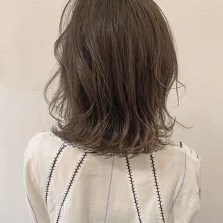 ミディアム カラー 池田 真由美のヘアスタイル