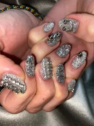 ネイル en　nail 池袋店所属・個性派🌺推しネイル 💅💞hota🐇のネイルデザイン