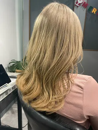 セミロング 町田 光瑠のヘアスタイル