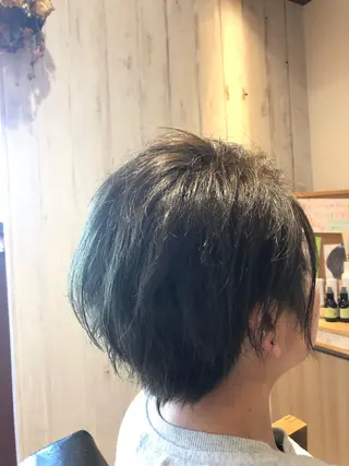 ショート カラー 榧木 萌香のヘアスタイル