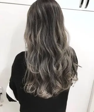 カラー 小笠原 愛美のヘアスタイル