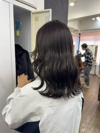 セミロング 横浜🦋ハイトーン 🫐シャドウルーツのヘアスタイル