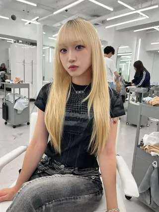 ロング 透明感カラー✨🩵 韓国ヘアkanatoのヘアスタイル