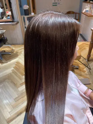 カラー バヤラー バイガルマーのヘアスタイル