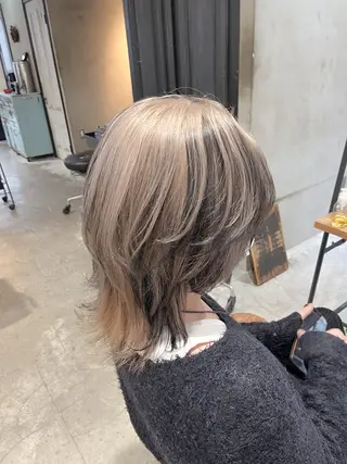 ミディアム カラー 似合わせベージュ 🍯ayumi🍯のヘアスタイル