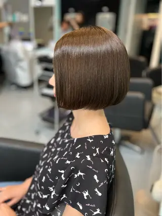 ショート カラー Rena🦄顔まわり カット🤍✂️のヘアスタイル
