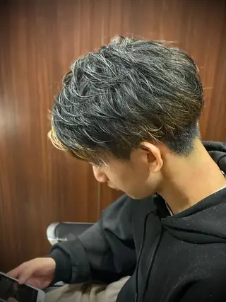 ショート 岡崎 海人のヘアスタイル