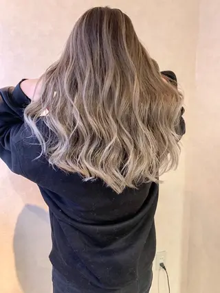 ロング Lit.豊橋 夏目のヘアスタイル