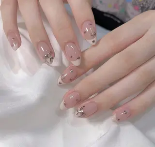 ネイル MQueen ネイルサロンのネイルデザイン
