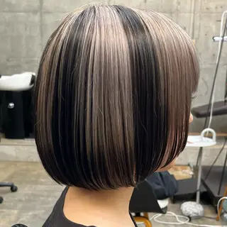 ショート カラー ウルフ/レイヤー/ ブリーチカラーのヘアスタイル