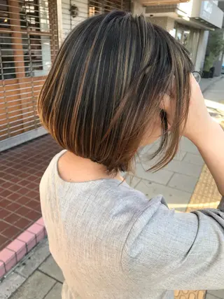 ショート カラー 韓国風レイヤー ハイトーンRYOTAのヘアスタイル