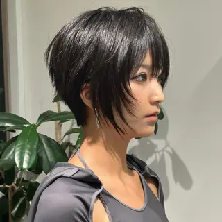 ショート マエダルイ🌐 レイヤースタイルのヘアスタイル