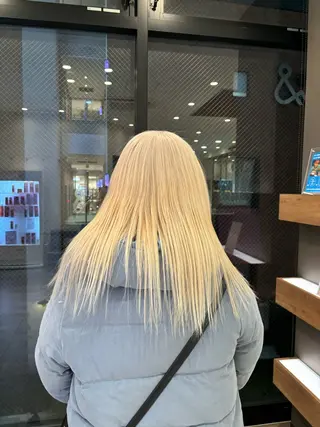 カラー 岩岡 つなみのヘアスタイル