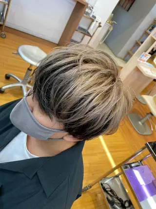 ショート カラー 豊永 椋哉のヘアスタイル